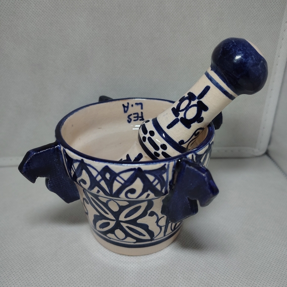 Handcrafted Blue and White Mortar and Pestle - Picture 1 of 8